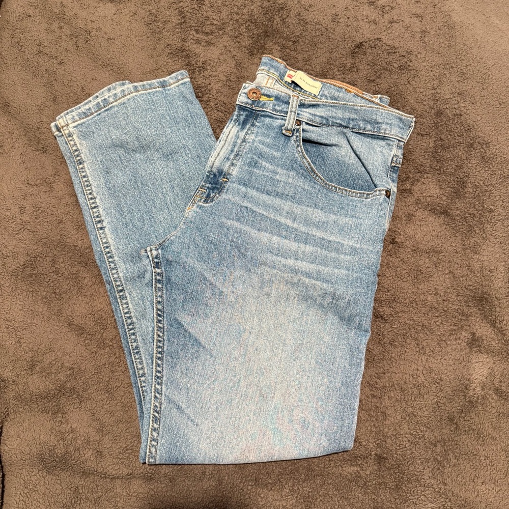 Men’s Light Wrangler Jeans